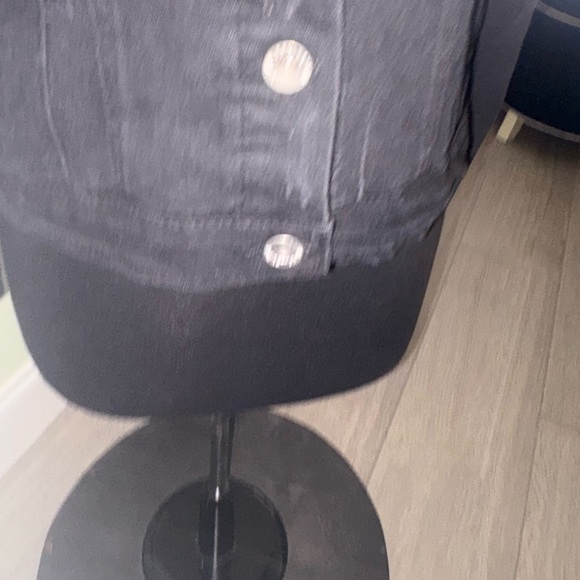 Black Jean Jacket Classic Style - Picture 4 of 5